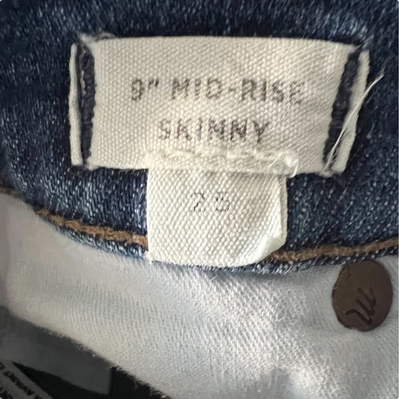 MADEWELL 9" Mid-Rise Skinny Jeans in Orland Wash: TENCEL Denim Edition - Picture 12 of 12